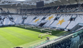 Allianz Stadium - Trappe d'accès au terrain - copyright OStadium.com