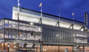 Kinnick Stadium - Façade en verre ventilée