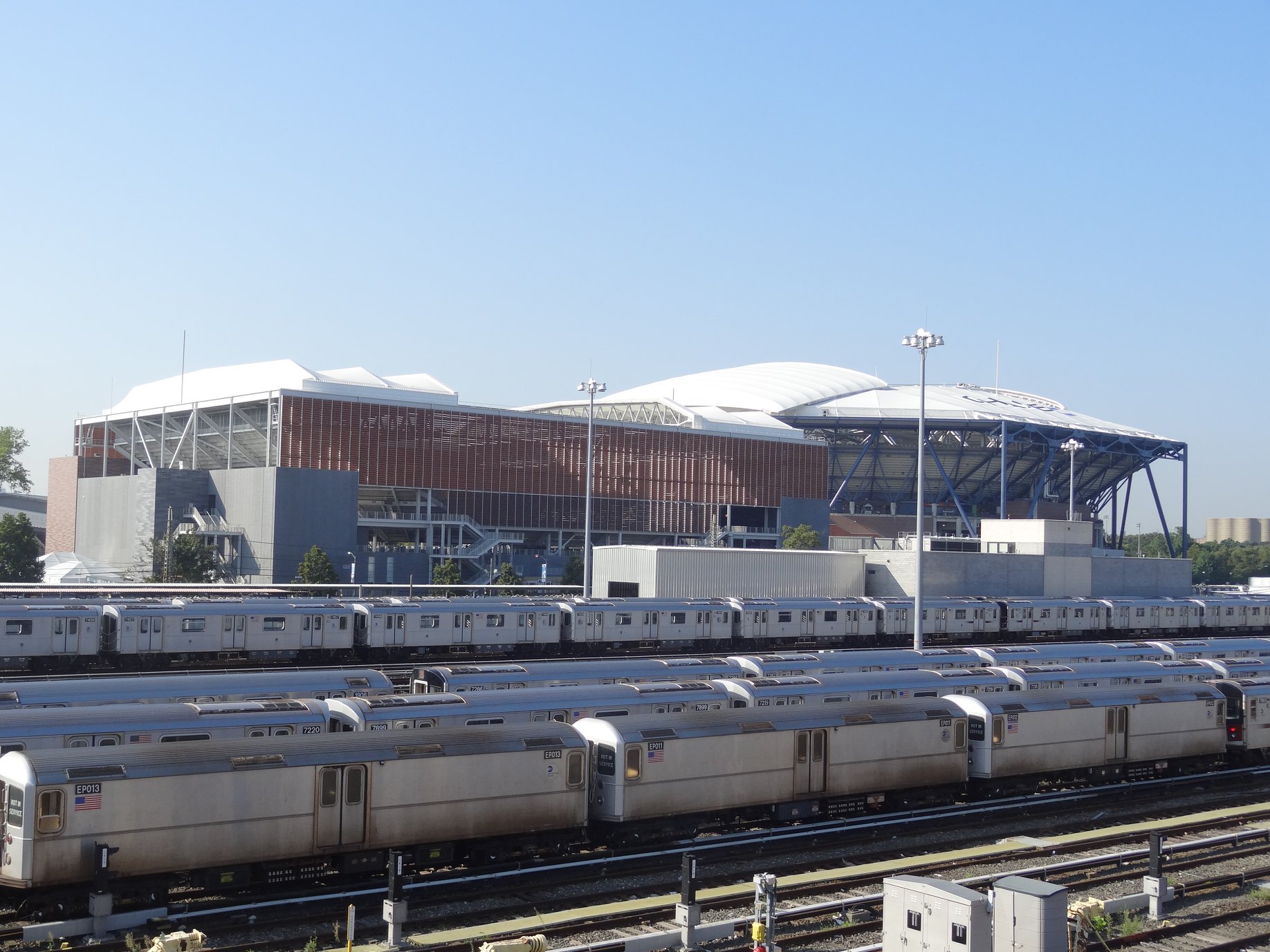 <p>La vue de l'US Open depuis la sortie du métro.</p>