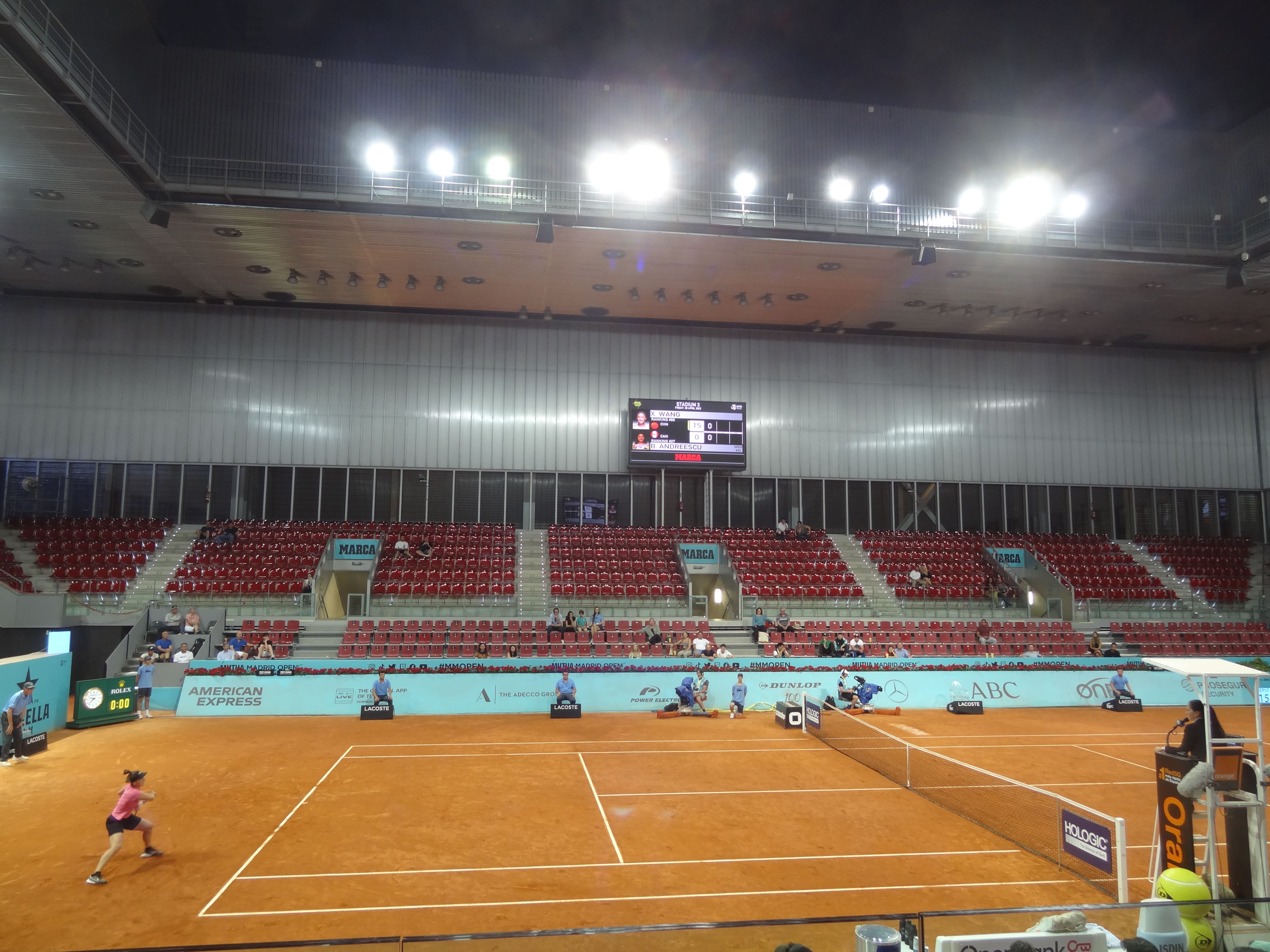 <p>Petit tour sur le Stadium n°3 avec Andreescu avant la Night Session</p>
