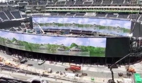 SoFi Stadium - Pose de l'écran Oculus